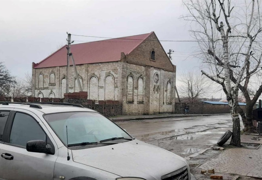«Свічки тополь і поля висохлих соняхів»: Біла Криниця очима матері військового, який загинув у селі