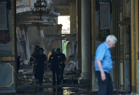 Фотопроєкт “Ціна свободи”: Погляд на Одесу після двох років повномасштабного вторгнення
