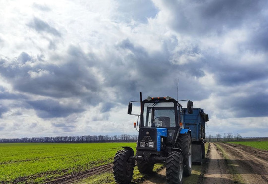 Всі поля засіяні. Як запорізькі фермери пройшли перший етап посівної під ворожими обстрілами