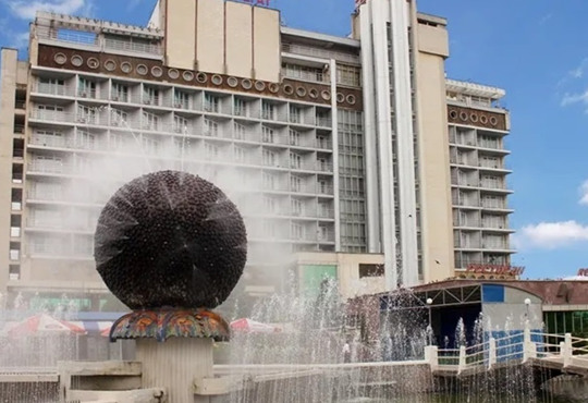 У Херсоні зруйнована ще одна архітектурна пам’ятка. Як зараз виглядає готель Фрегат?