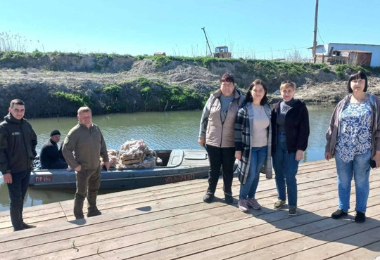 На озерах Бессарабії встановили штучні нерестові гнізда. Як вони допоможуть рибі?