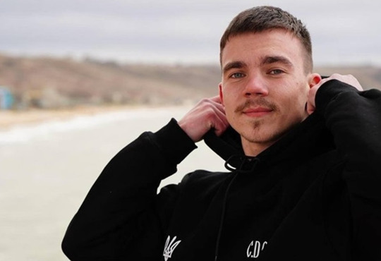 "Хочу ставати кращим, висвітлювати події". Студент з Херсону - про окупацію та життя в Миколаєві