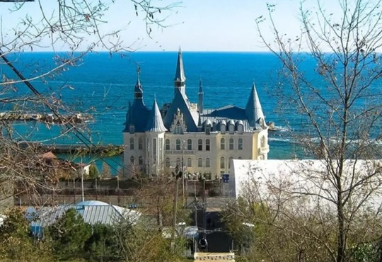 Замок Гаррі Поттера чи Ківалова: чим відомий зруйнований палац Одеської юракадемії