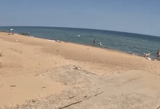 У Санжійці люди купаються в морі попри відсутність дозволів
