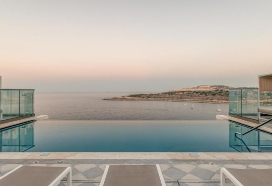 Infinity pools. 5 готелів на різний бюджет з переливними басейнами