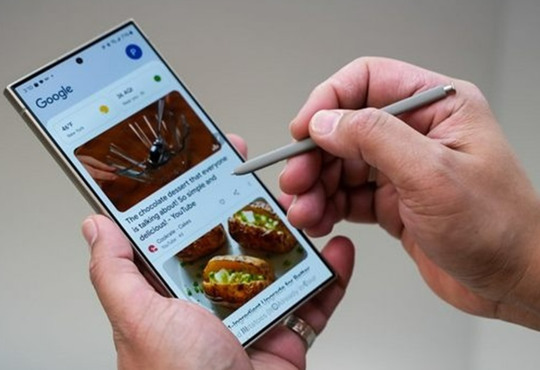 Які функції Samsung Galaxy S24 Ultra стануть у нагоді для подорожуючих