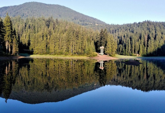 Відпочинок на воді в Україні: плануємо ідеальну відпустку в цікавих місцях