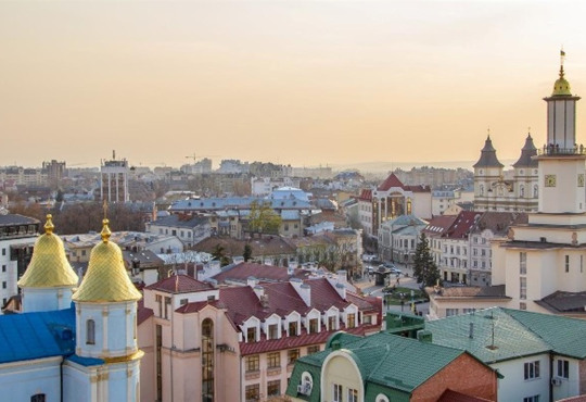 Від діючого вулкана до міського озера — літній гід по пам’яткам Франківщини
