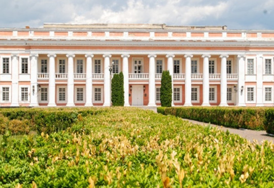 Вінниччина туристична — від блакитних кар'єрів до історичних палаців