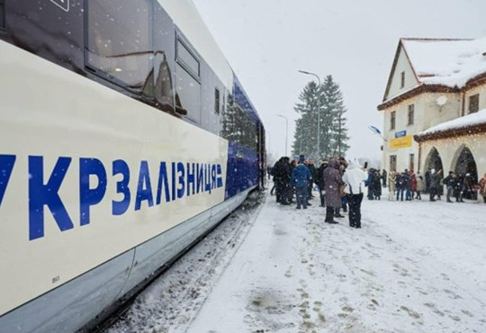 "Укрзалізниця" попередила про затримки поїздів та зміни маршрутів. Що відомо
