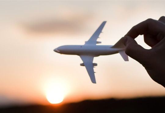 Застрягли за кордоном: Таїланд і Катар продовжили візи через закриття неба на Близькому Сході