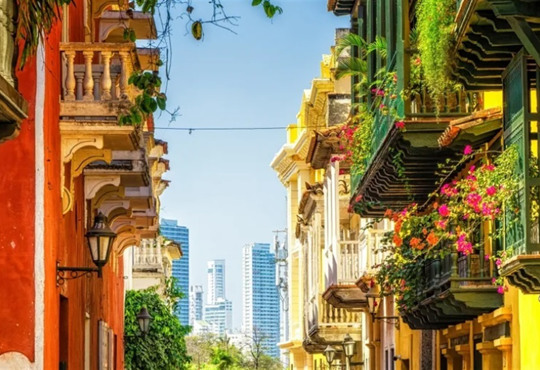 Куди їхати, щоб побачити світ у всіх барвах — рейтинг 30 найяскравіших міст