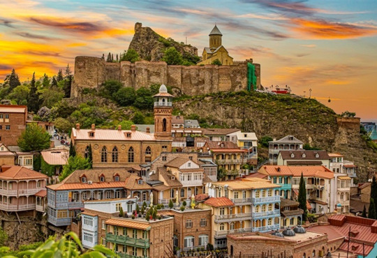 Прямих рейсів немає, але Грузія чекає. Маршрути, ціни та поради для українців у 2026 році