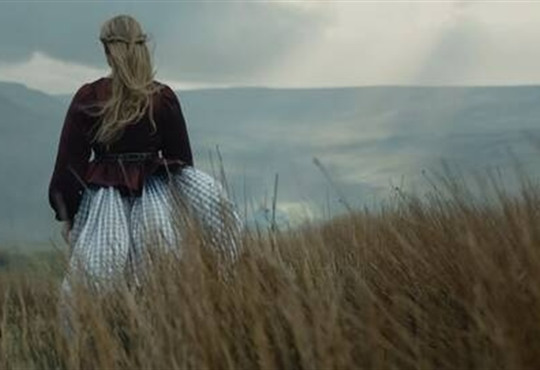 Де знімали "Буремний перевал" з Марго Роббі — локації, які можна відвідати