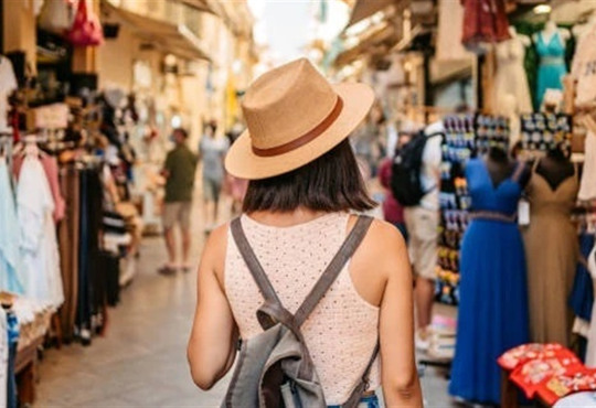 Які сувеніри привезти з подорожі. Ідеї для подарунків з мандрів на згадку про відпочинок