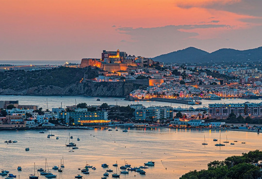 Майорка та Ібіца зачиняють двері. На Балеарських островах можуть обмежити кількість туристів