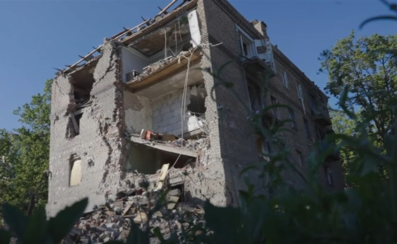 Люди намагаються зберегти нормальність у ненормальних умовах. Як живе прифронтова Костянтинівка