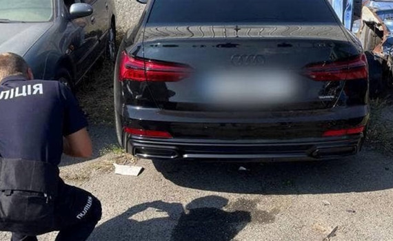 В Софіївській Борщагівці чоловіка побили в ресторані та вкрали гроші з криптогаманця