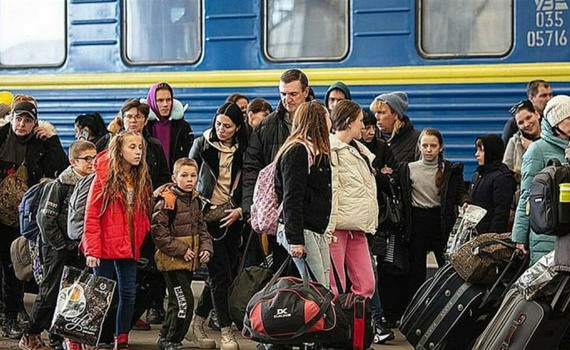 Затримка виплат ВПО. Куди телефонувати та що робити