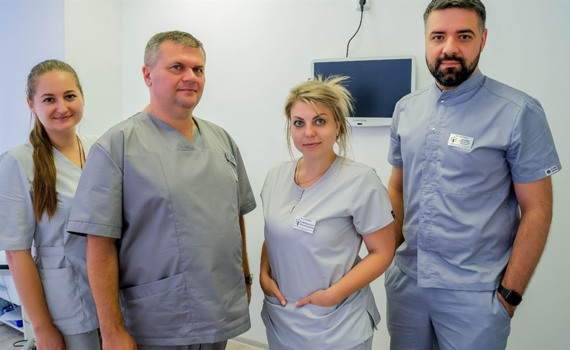 Лікар з Сєвєродонецька відновив роботу медцентру у Франківську. Клініку на сході розграбували
