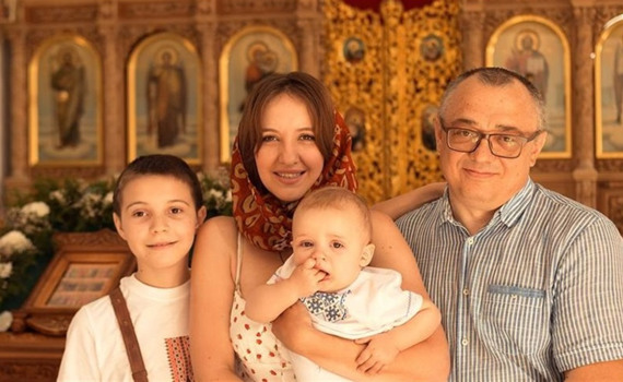 Мрію відкрити салон у Горлівці. Як родина переселенців заснувала на Донеччині мережу перукарень