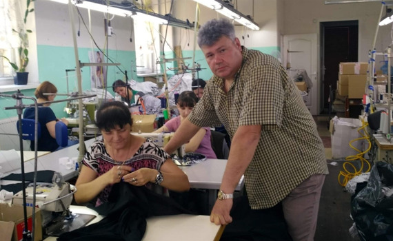 Банки не хотіли кредитувати луганчанина Ігоря Шостака, а він створив майстерню, яка шиє для Франції
