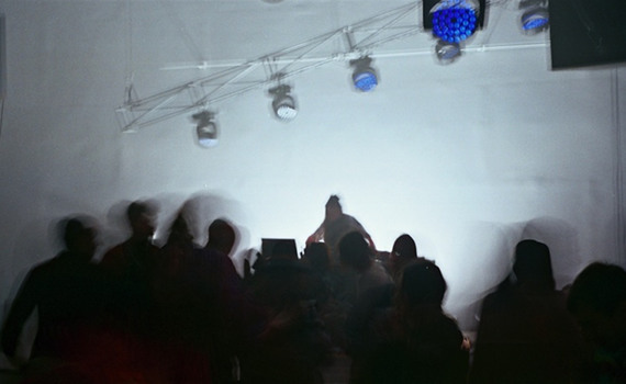 Две крутых ночи от диджеев с востока. Кого послушать на карантинных рейвах от Plan B