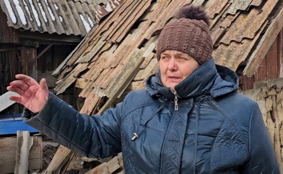 Ще вчора тут був наш дім, а сьогодні — купа цегли. “Білі янголи” евакуювали двох жінок із Закітного