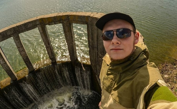 З полону повернувся захисник Маріуполя Дмитро Антемов. Він досліджував підземелля Бахмута і Соледара