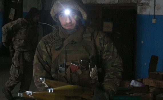 Захисники та мирні. 7 кадрів з передової на Луганщині від фотографа Анатолія Степанова