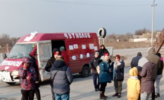 Бизнесмен шесть раз вывозил людей из Мариуполя. И поехал снова, чтобы забрать людей с "Азовстали"