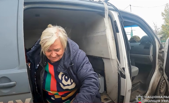 З Добропілля і Гришиного врятували шістьох людей. За евакуаційним екіпажем полював російський дрон