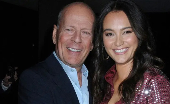 Деменція перемагає — Брюс Вілліс проводить останні свята з родиною