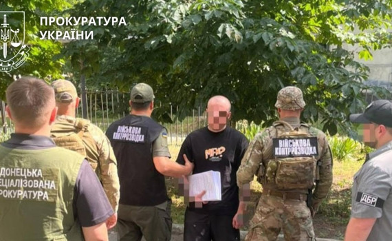 "Настукав" на медика "Азову" і сприяв катуванням. Бійцю Нацгвардії повідомили про підозру