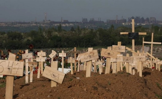 Привозили тіла і вони кудись зникали. Окупанти загубили тіла загиблих маріупольців — “Слідство.Інфо”