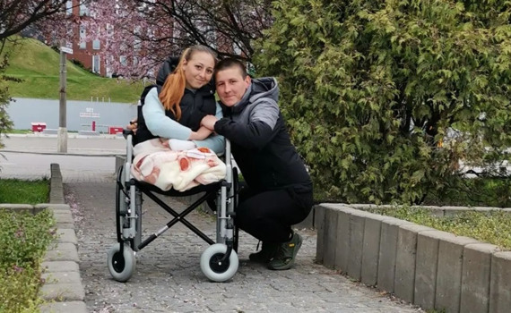 Я подорвалась на снаряде — и выжила. Поддержите медсестру Оксану Баландину из Лисичанска