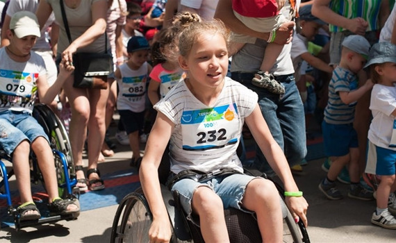 Пример для мамы: Альбина Гребенюк рассказывает, как вместе с дочерью на коляске покорила Говерлу 