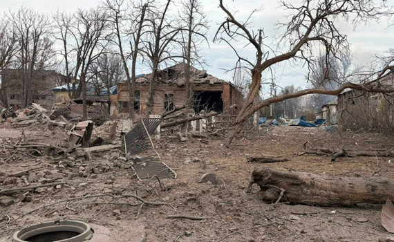 Окупанти вдарили КАБами по центру Слов'янська. Пошкоджений єдиний пологовий на Донеччині — деталі