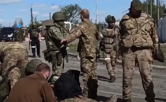 Незаконно засудили полонених захисників Маріуполя. Двох суддів РФ підозрюють у воєнних злочинах