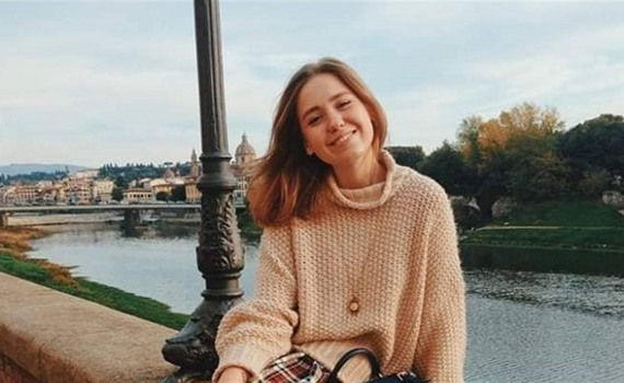 Начала шить по маминым журналам, теперь работает с брендами в Италии. Опыт Ольги Очкас из Мариуполя