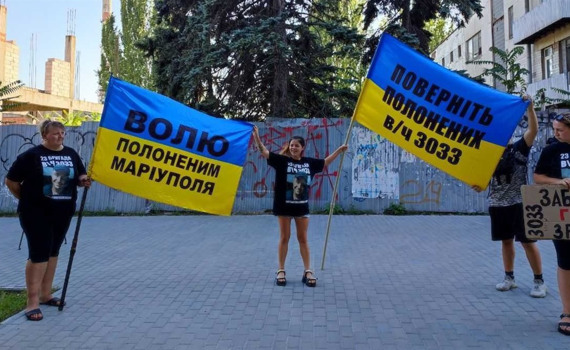 Вони в полоні, і ми в полоні. Як у Запоріжжі пройшла акція “Не мовчи! Полон вбиває” — репортаж