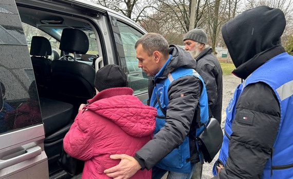 Жителі прифронтових міст Донеччини відмовляються від евакуації. Причина — новини про “перемир’я”