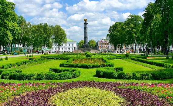 Транспорт у Полтаві: порівняння таксі, громадського транспорту і оренди авто