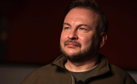 Шахед влучив у будинок радника Міноборони, він у лікарні. Сергій «Флеш» каже, удар був прицільним