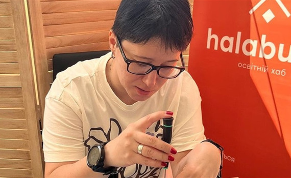 Валерія Гармаш ремонтує дрони і волонтерить. Це їй допомагає триматися поки чоловік у полоні