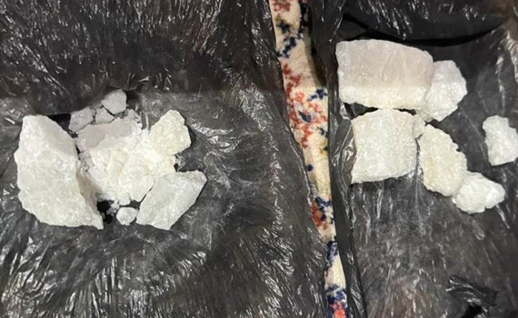 Закладки у взутті та мільйон на місяць. На Донеччині судитимуть п'ятьох наркоторговців