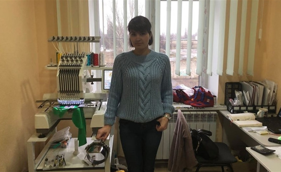 Анетта Пьяных из Донецка шьет форму для спортсменов и музейщиков. А началось все с одежды для сына
