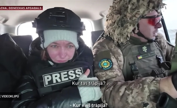 Журналісти латвійського мовника потрапили під атаку дрона РФ на Донеччині. Деталі