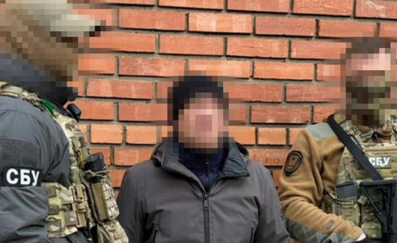 У Краматорську СБУ затримала чоловіка, який ймовірно наводив ракети на місто. Деталі