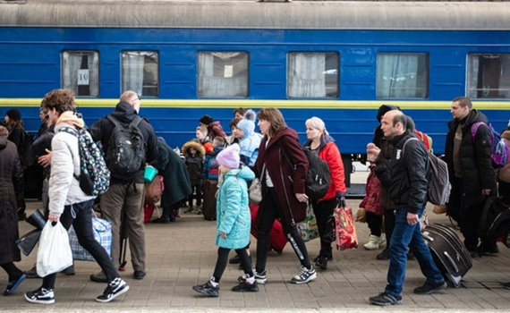 Виплати ВПО. Уряд продовжив допомогу на проживання і розширив підтримку дітей — деталі